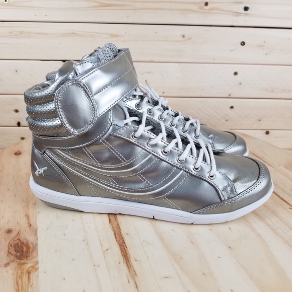 Fashion Sneaker Lace up Shoes NEW Chinese Laundry WASH 'edwina' Metallic Silver
